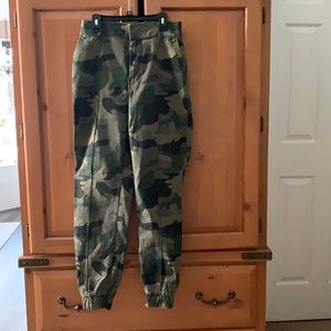 Hi rise camouflage joggers